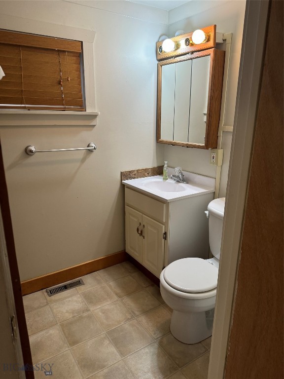 716 E 5th Property Photo 11