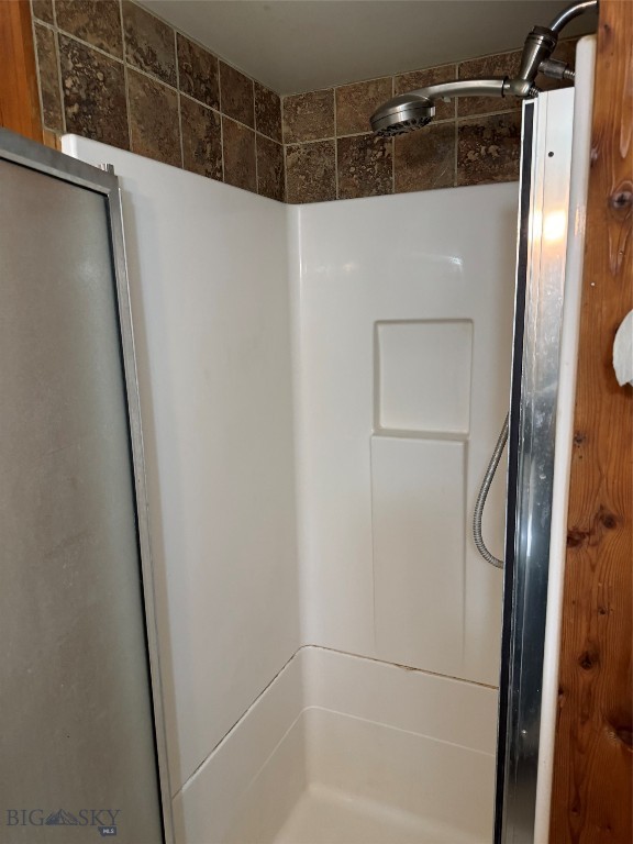 716 E 5th Property Photo 12