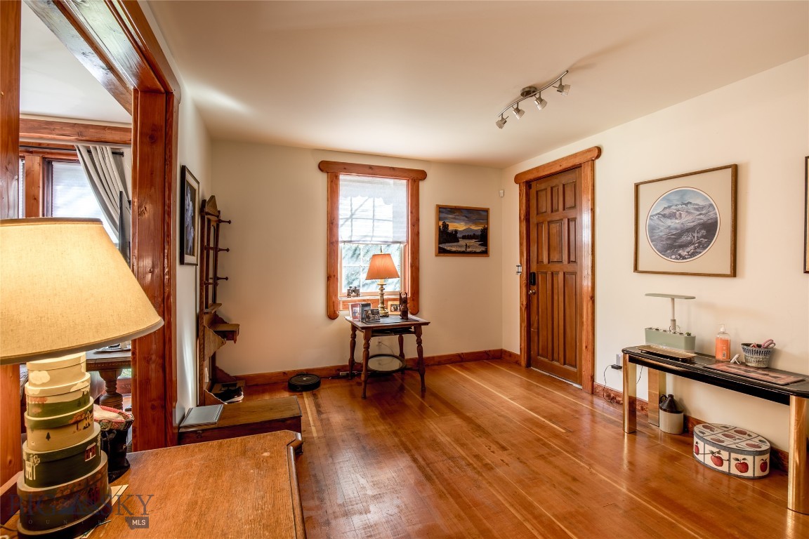 202 W Armitage Street Property Photo 19