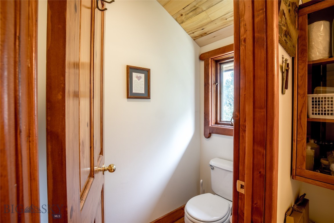 202 W Armitage Street Property Photo 28