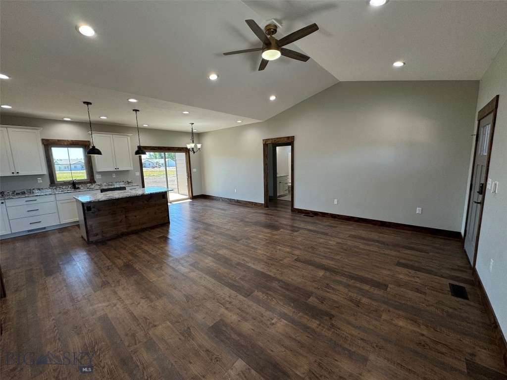 1012 Sagebrush Lane Property Photo 6