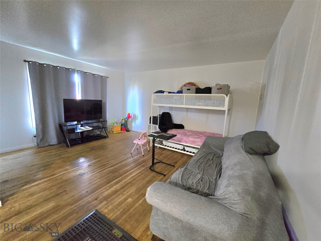 504 Locust Property Photo 6