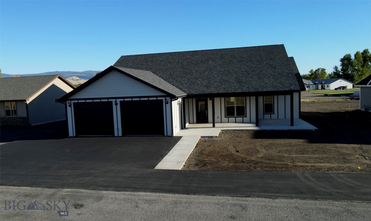 1002 Sagebrush Lane Property Photo 1