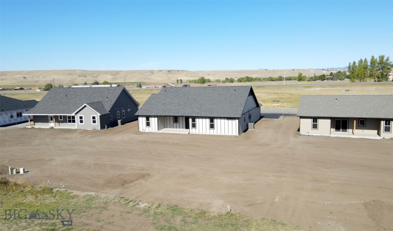 1002 Sagebrush Lane Property Photo 7