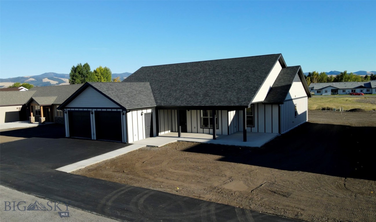 1002 Sagebrush Lane Property Photo 9
