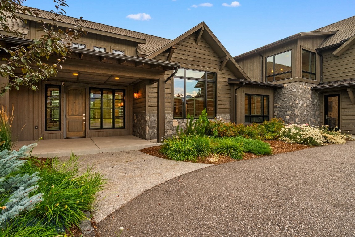 333 Churn Creek Drive Property Photo 4