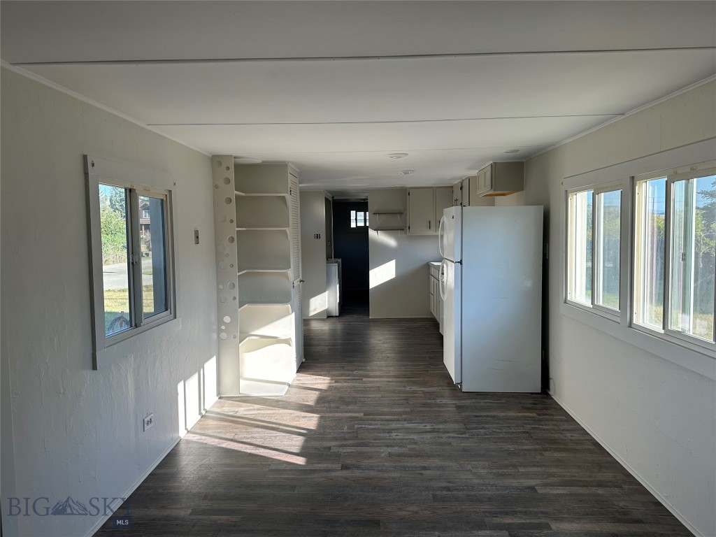 501 E Hampton Street Property Photo 2