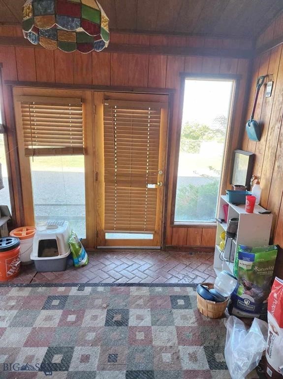8703 Lincoln Road W Property Photo 3