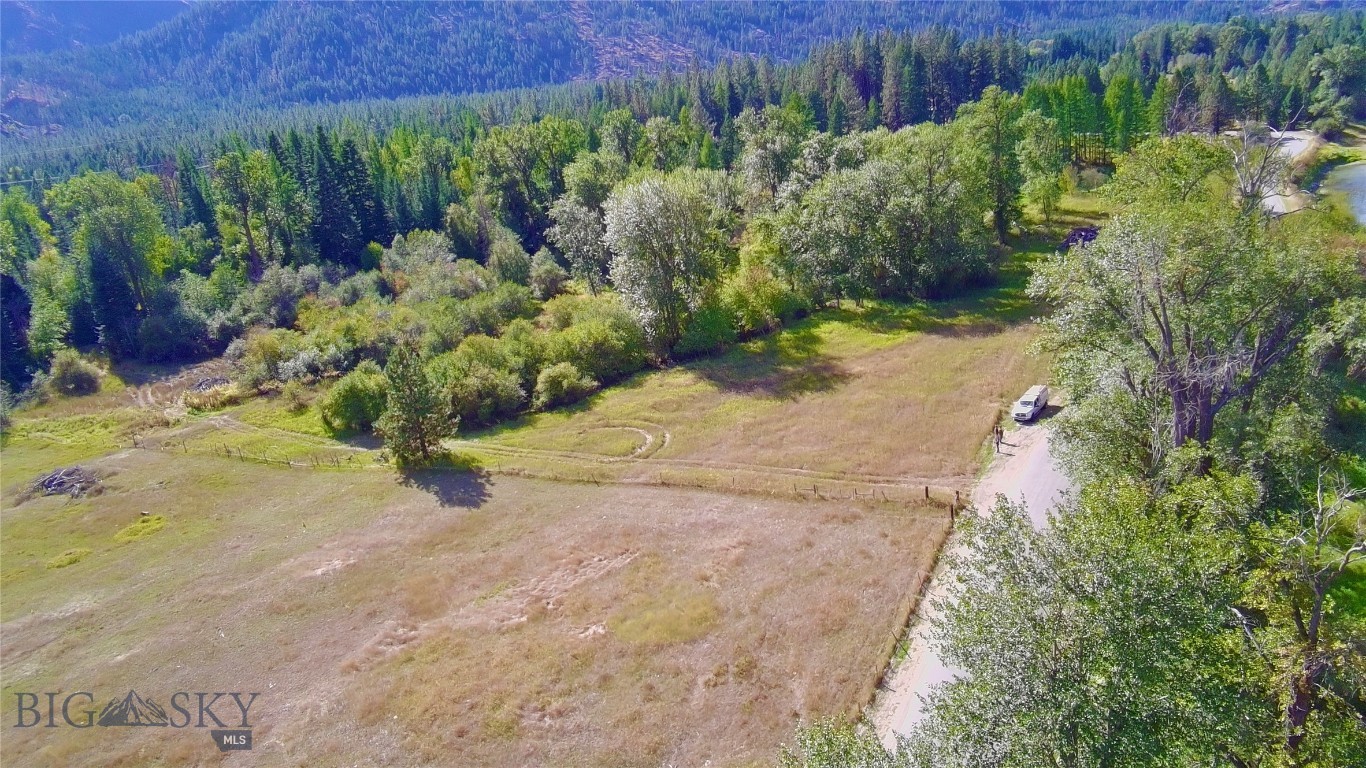 Nhn River Road W Property Photo 17