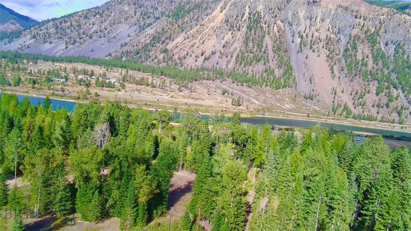 Nhn River Road W Property Photo 21