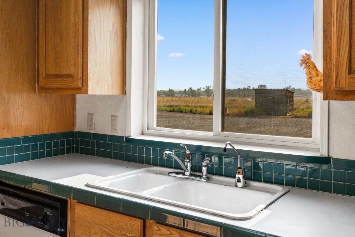 2221 Gateway South Road Property Photo 45