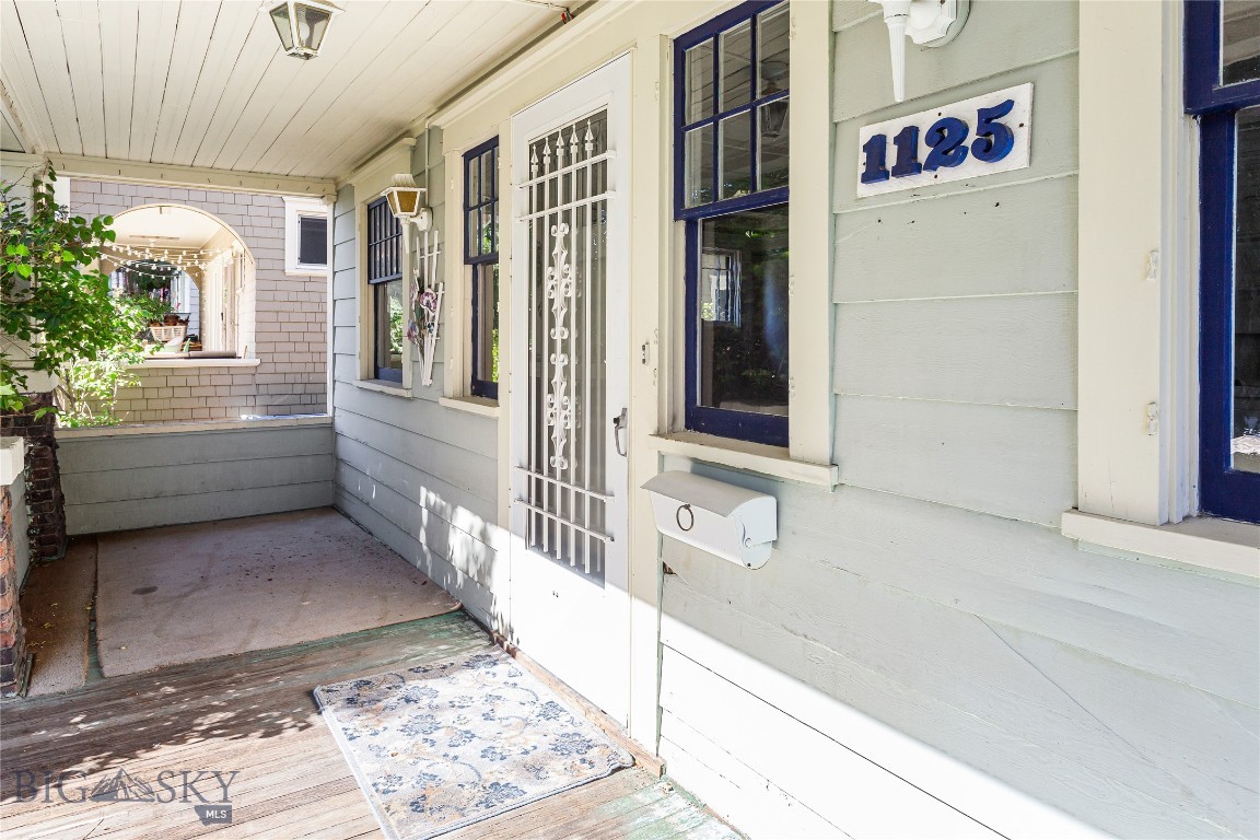 1125 W Porphyry Street Property Photo 3