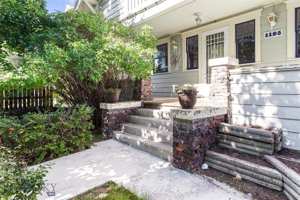 1125 W Porphyry Street Property Photo 4