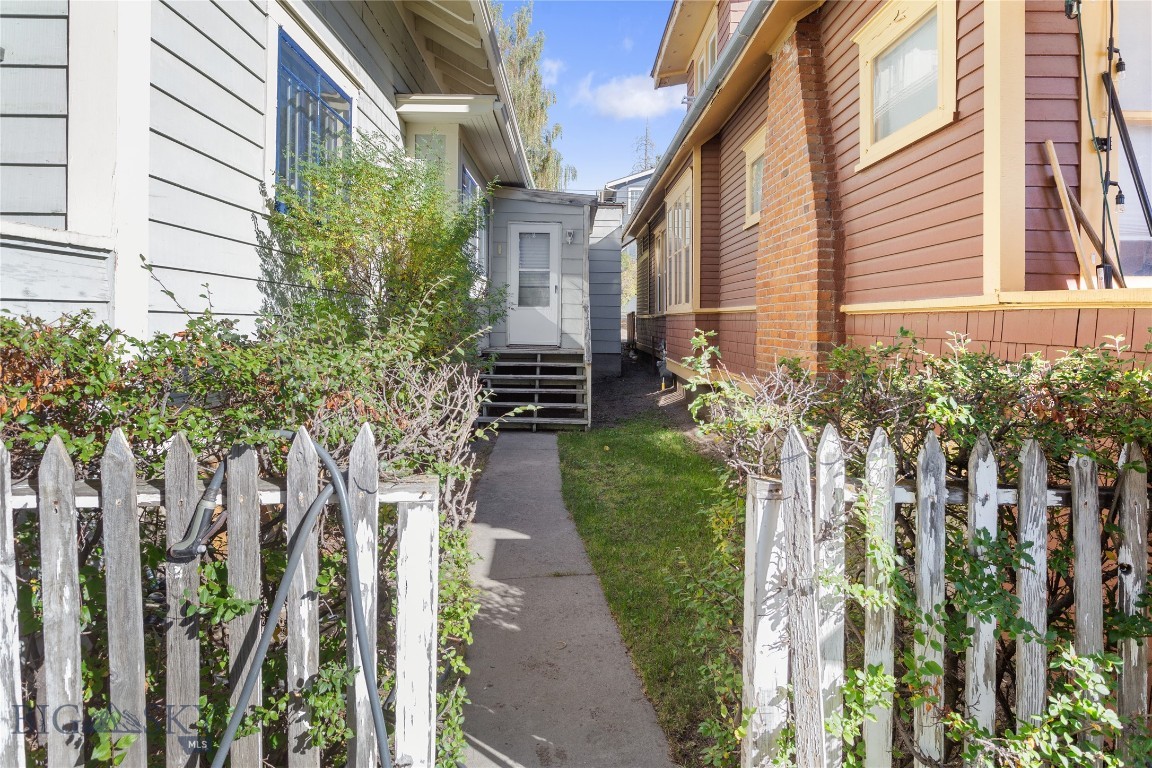 1125 W Porphyry Street Property Photo 6