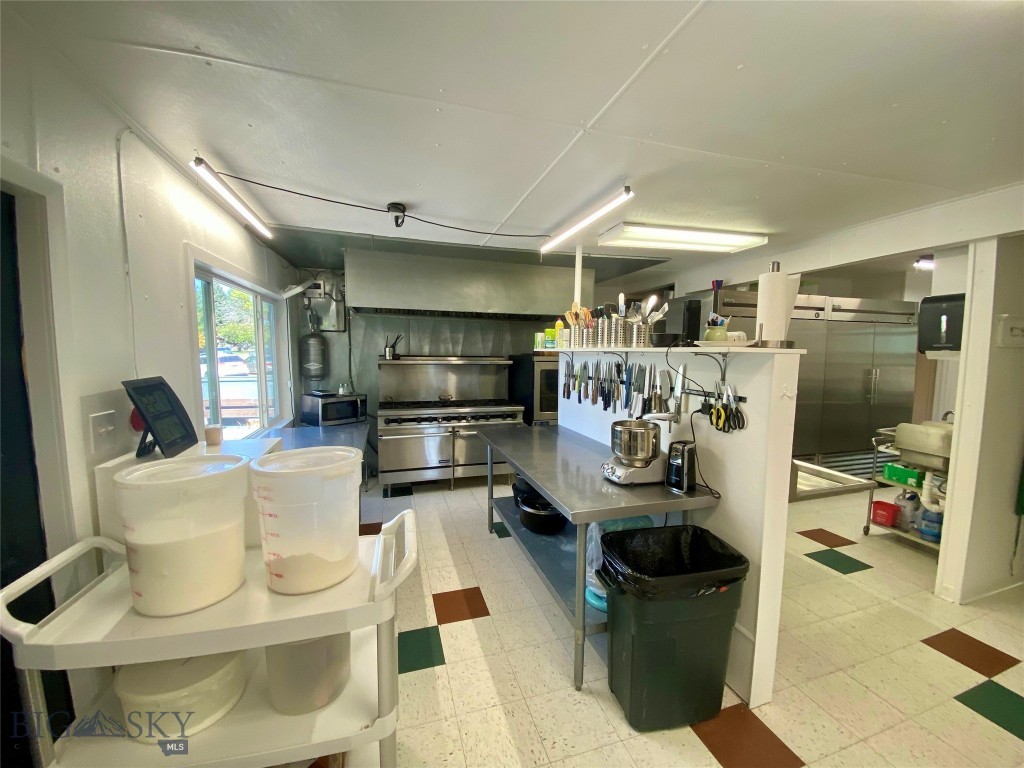 730 Granite Avenue Property Photo 7