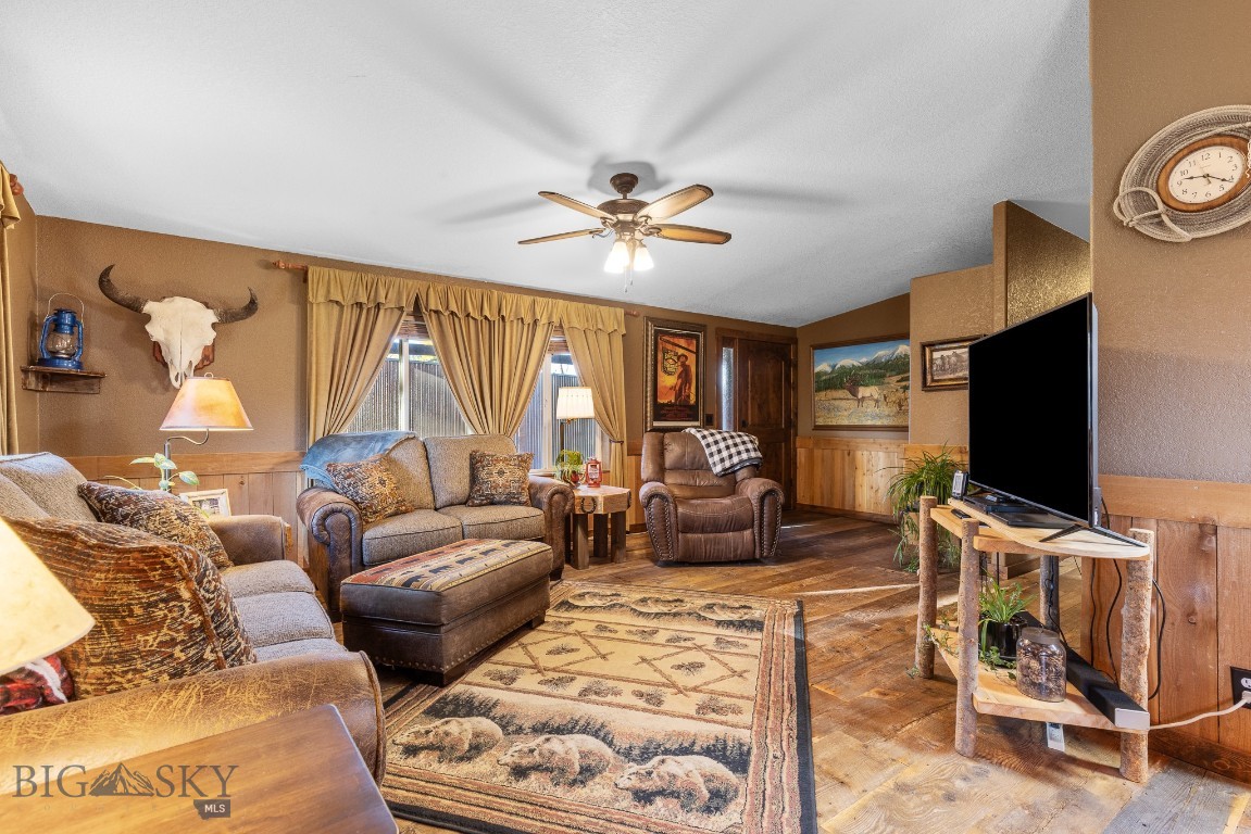 2621 Jackrabbit Lane Property Photo 18