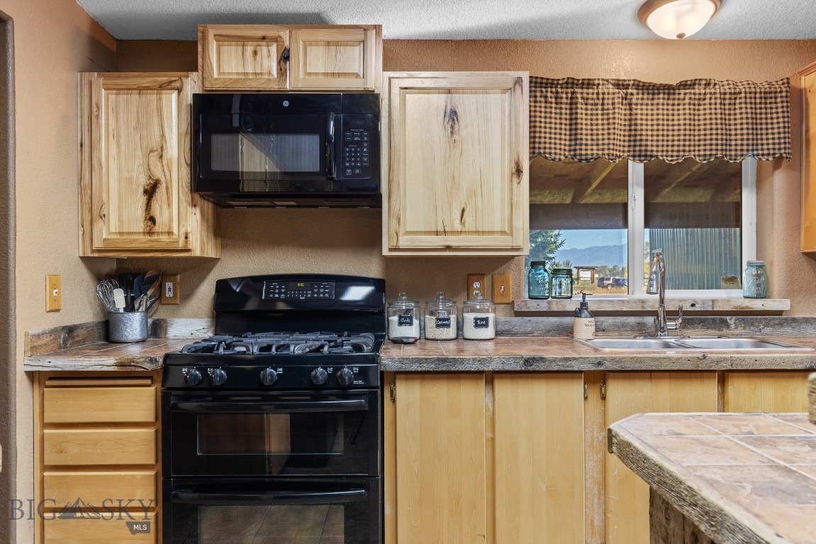 2621 Jackrabbit Lane Property Photo 28