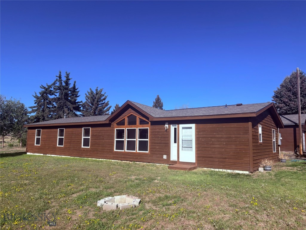 1050 Hwy 55 Property Photo 2
