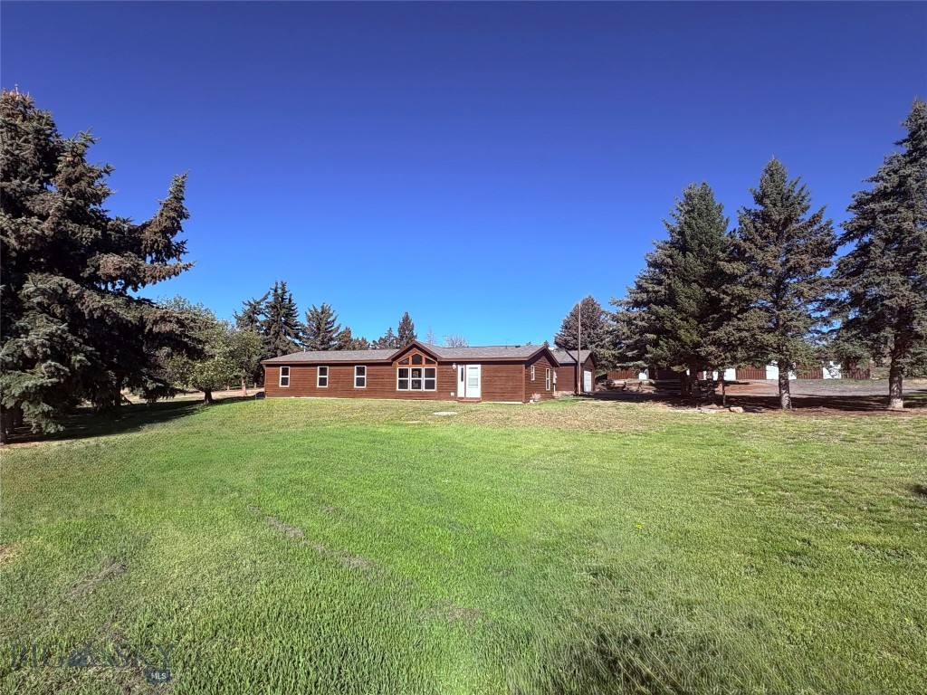 1050 Hwy 55 Property Photo 3