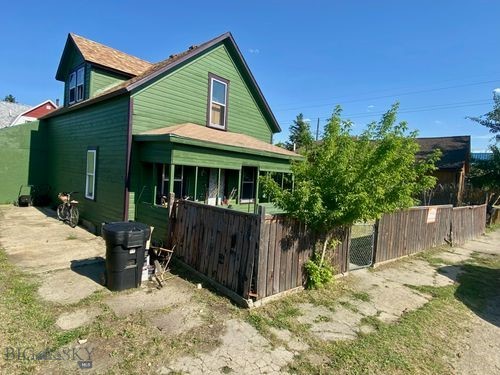 314 S Oakes Property Photo 8