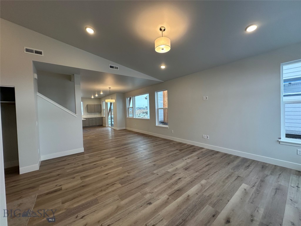 8 Westgate Ave Property Photo 6