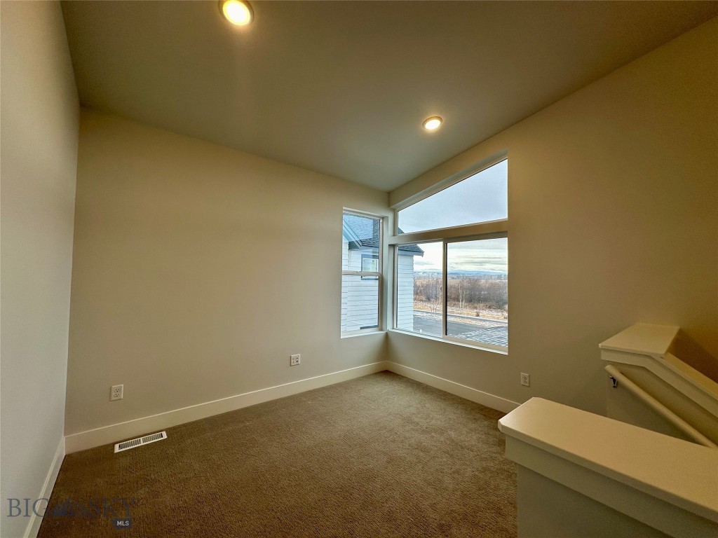 8 Westgate Ave Property Photo 15