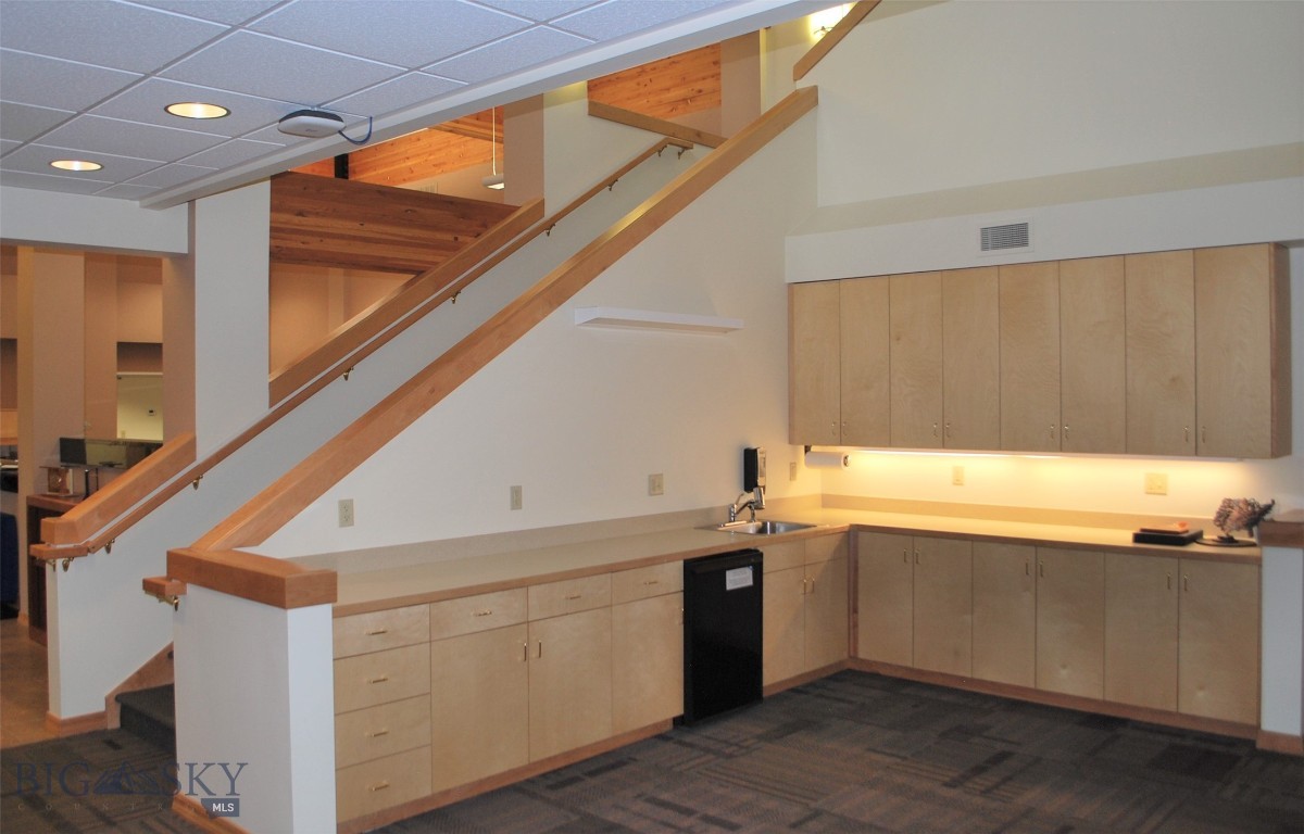 701 Gold Avenue Property Photo 14