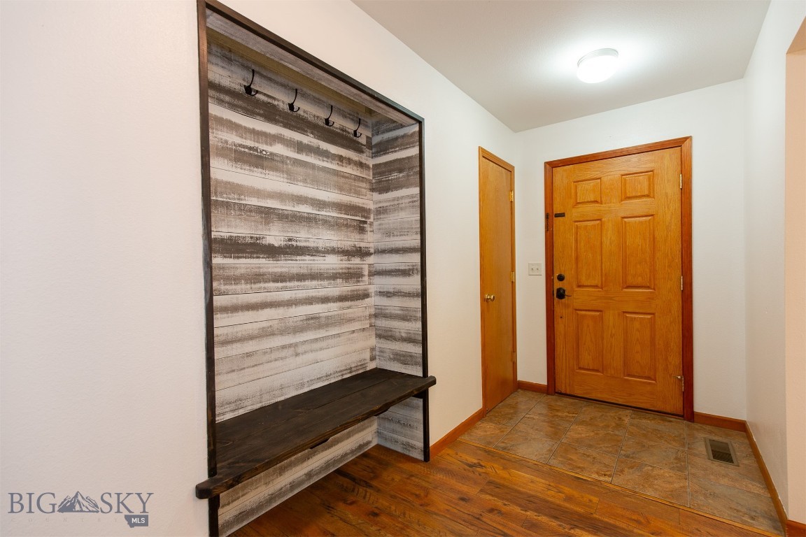 425 Red Barn Drive Property Photo 16