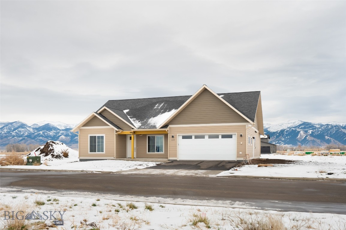 2217 Oriole Drive Property Photo 3