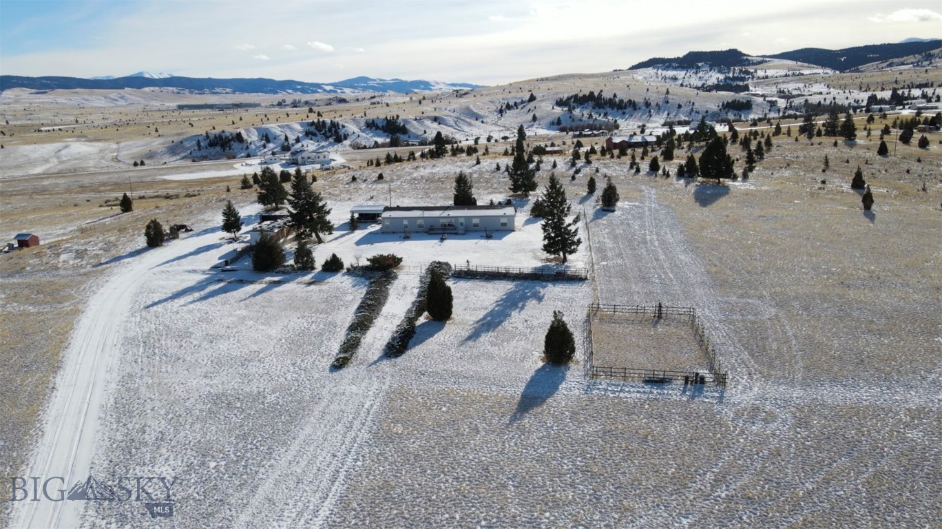 119050 Battle Ridge Road Property Photo 2