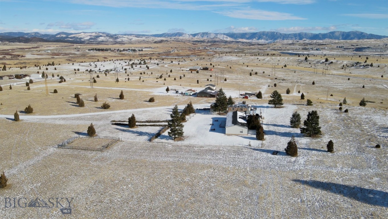 119050 Battle Ridge Road Property Photo 4