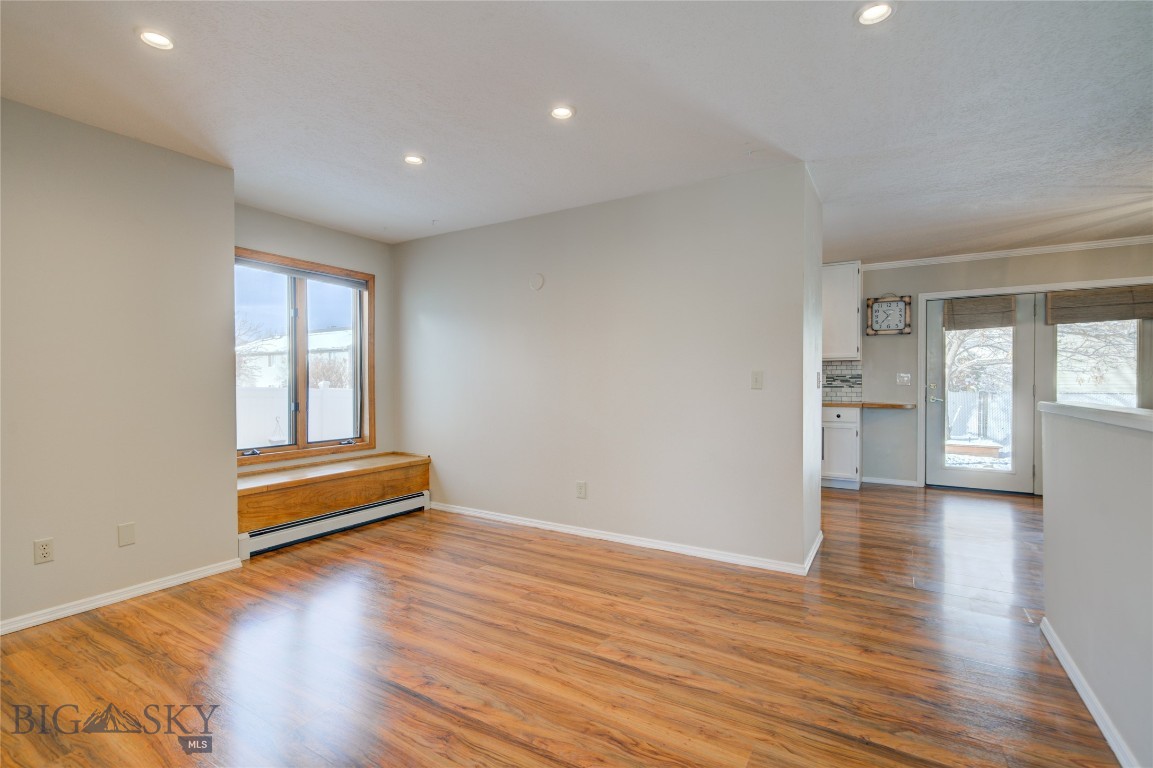 211 Quinella Street Property Photo 5