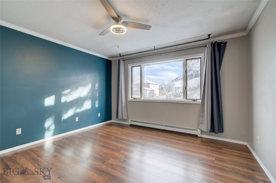 211 Quinella Street Property Photo 24
