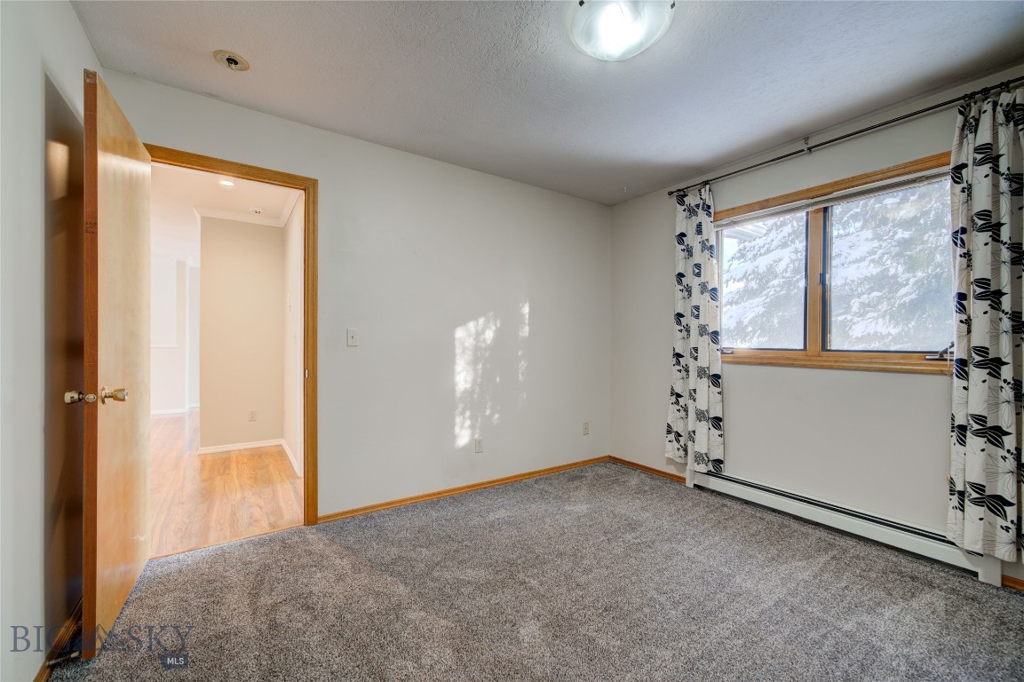 211 Quinella Street Property Photo 27