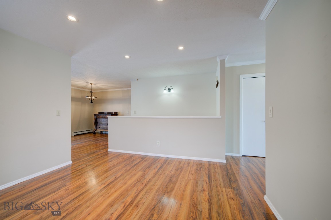211 Quinella Street Property Photo 33