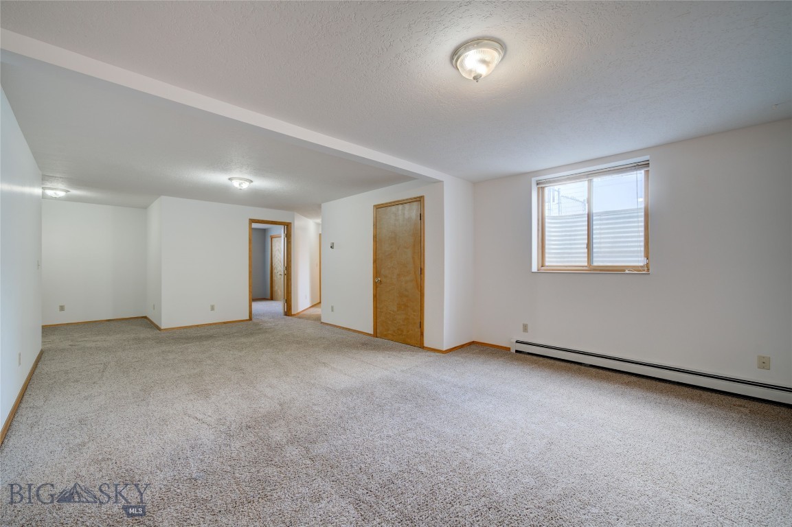 211 Quinella Street Property Photo 37