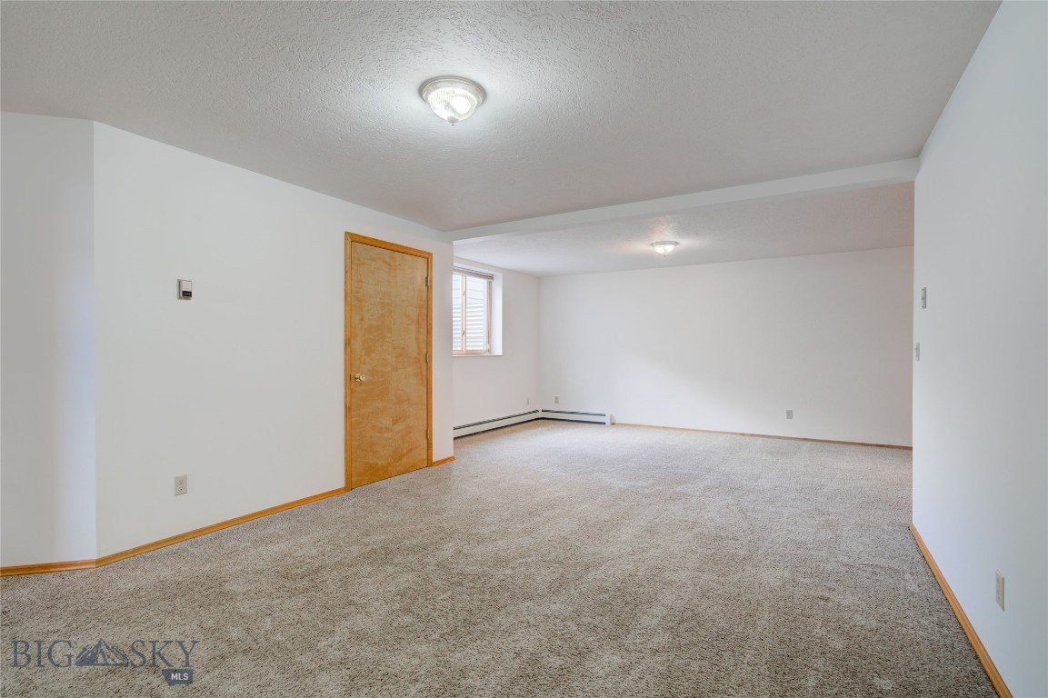 211 Quinella Street Property Photo 38