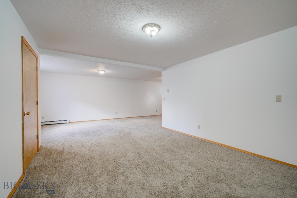 211 Quinella Street Property Photo 39