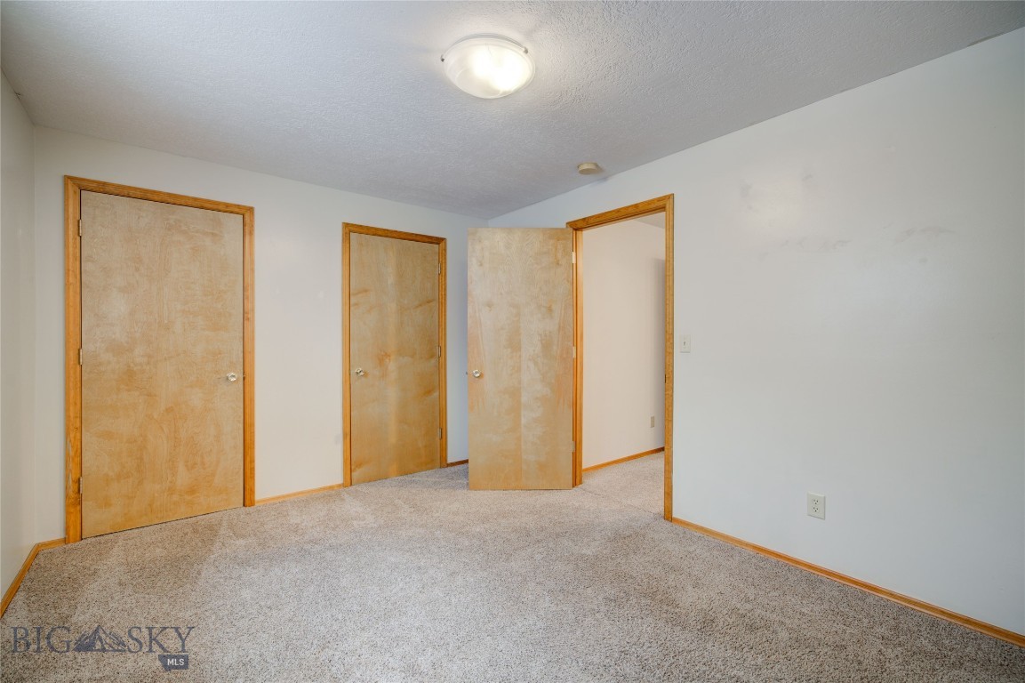 211 Quinella Street Property Photo 43