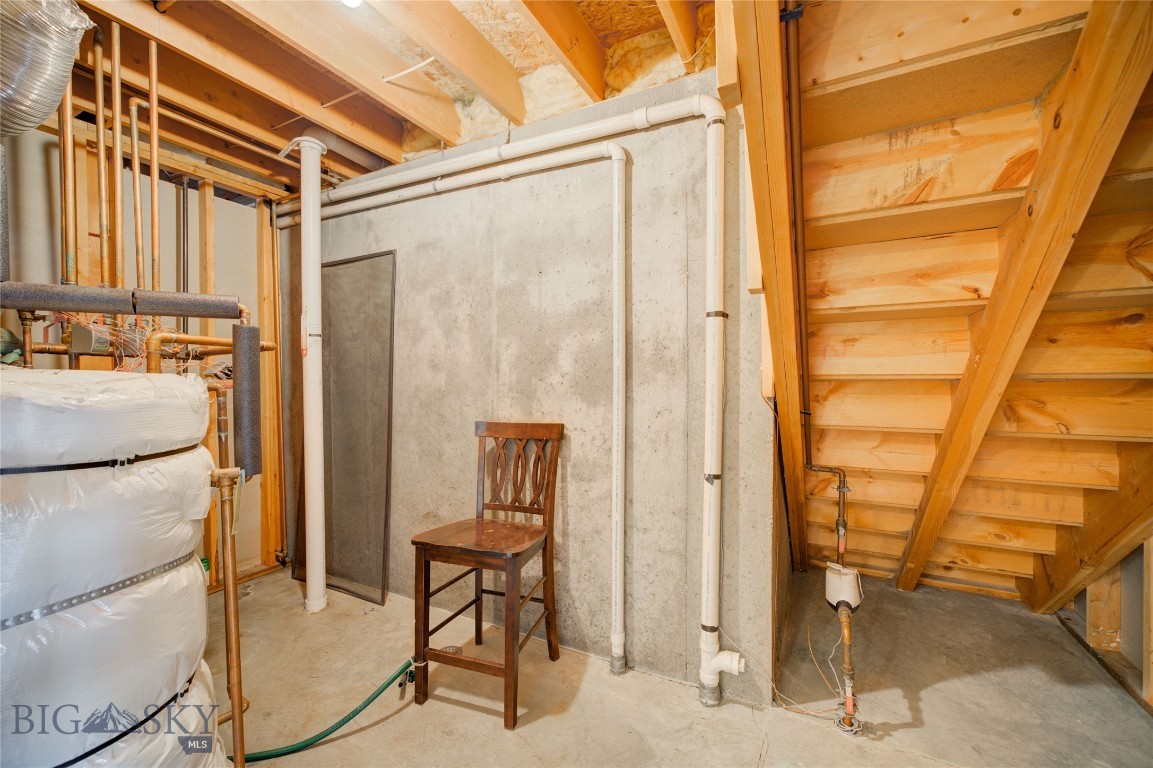 211 Quinella Street Property Photo 56