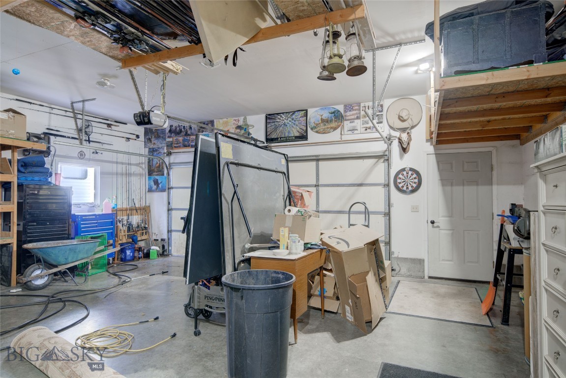 211 Quinella Street Property Photo 58