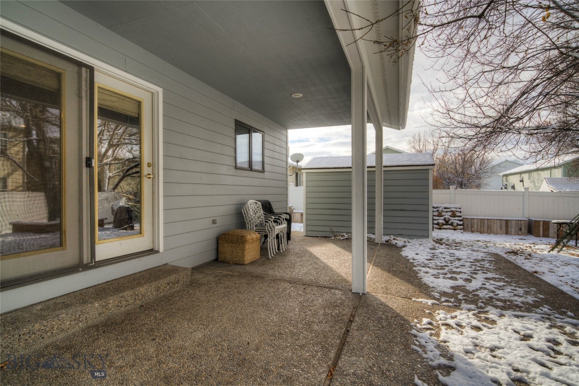 211 Quinella Street Property Photo 59