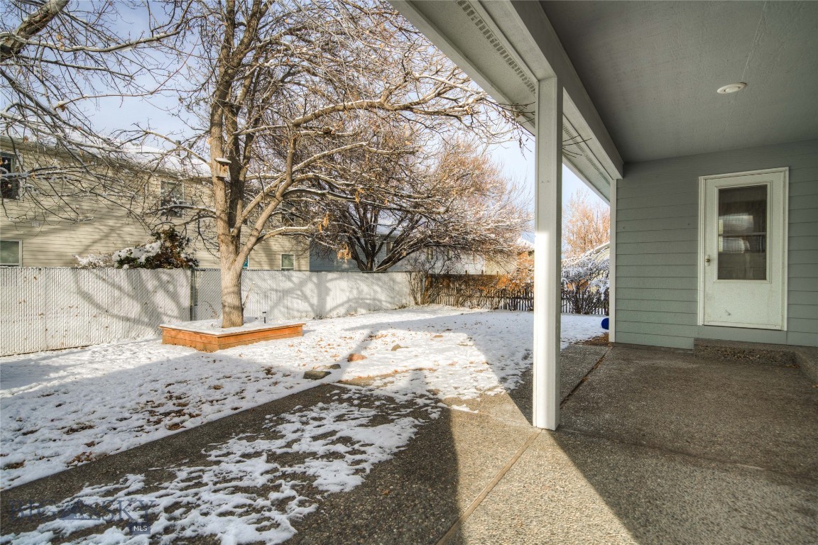 211 Quinella Street Property Photo 60
