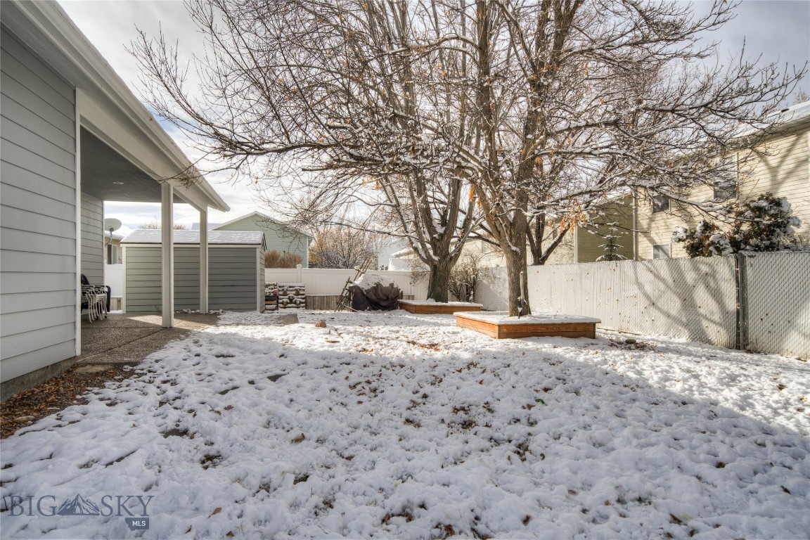 211 Quinella Street Property Photo 62