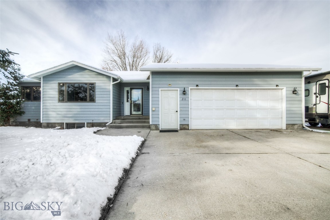 211 Quinella Street Property Photo 65
