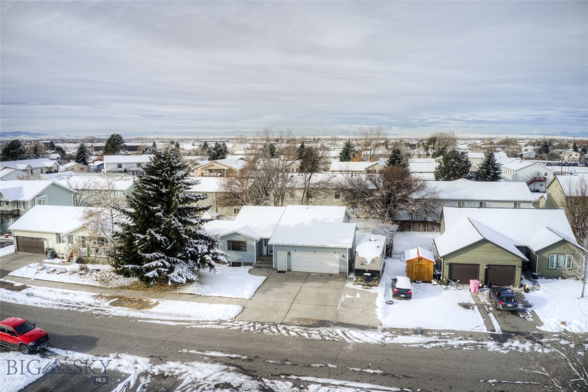 211 Quinella Street Property Photo 66