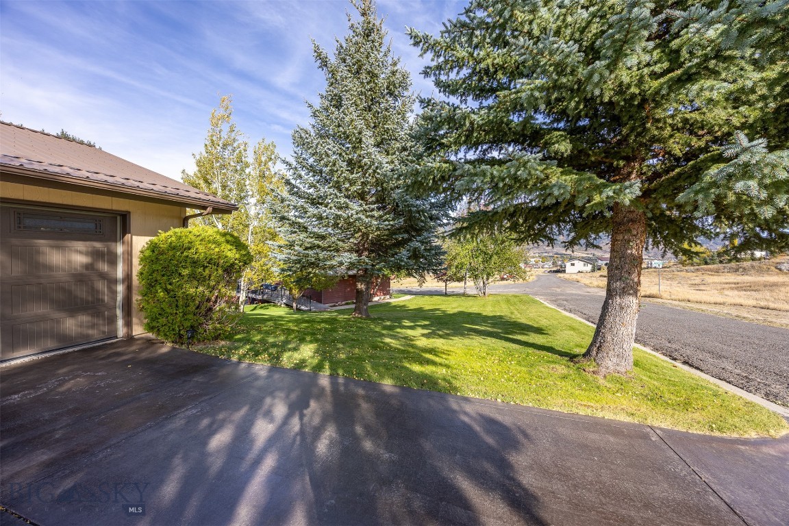 34 Mammoth Property Photo 7