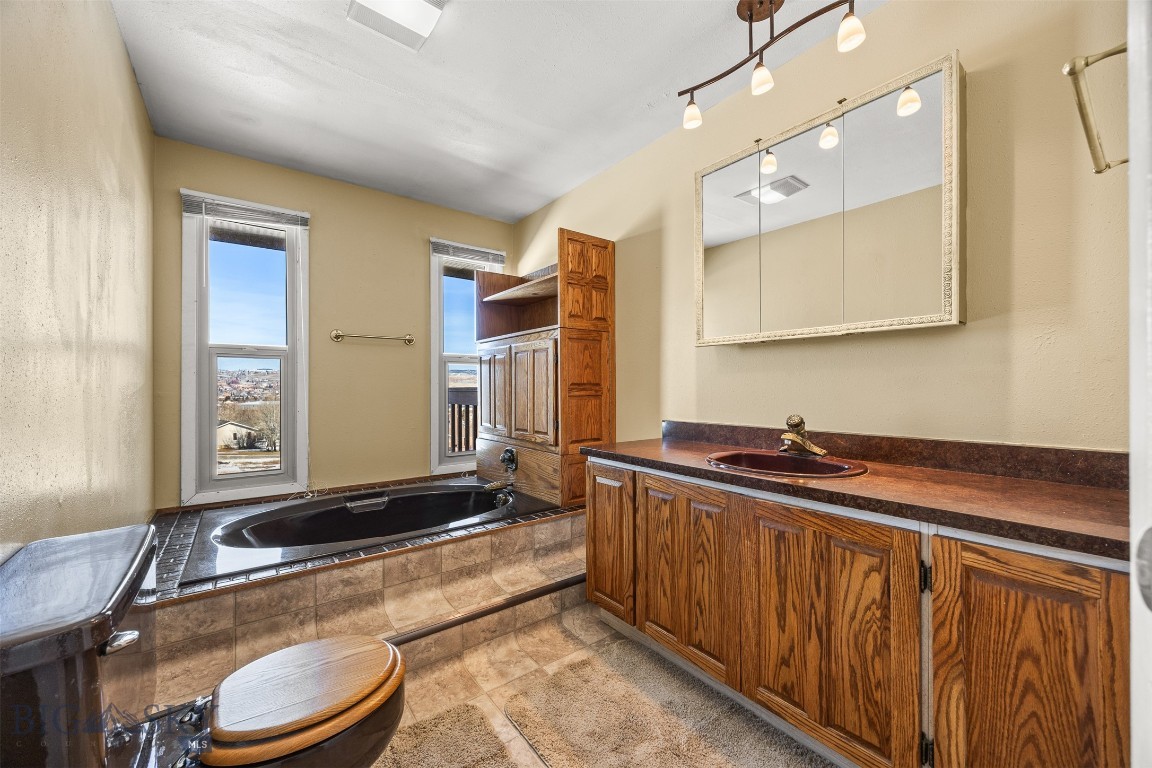 34 Mammoth Property Photo 22