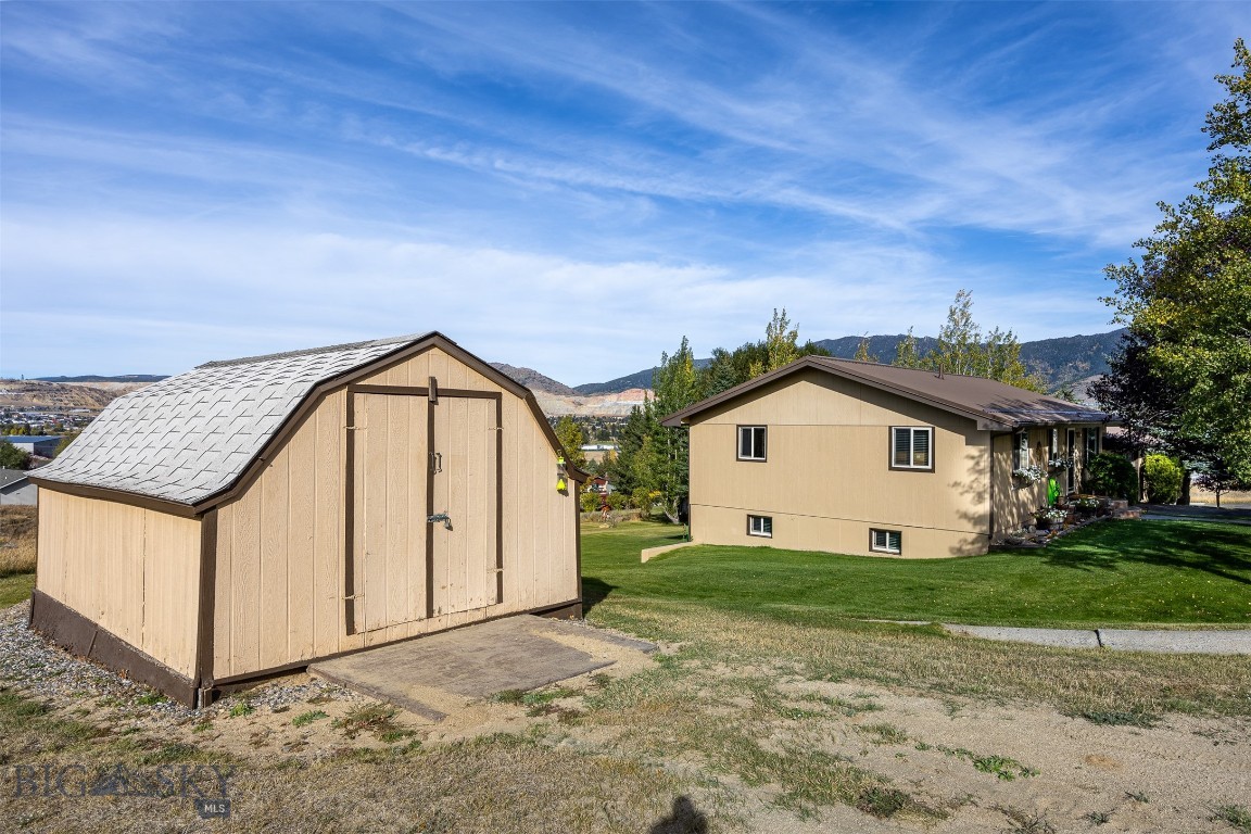 34 Mammoth Property Photo 38