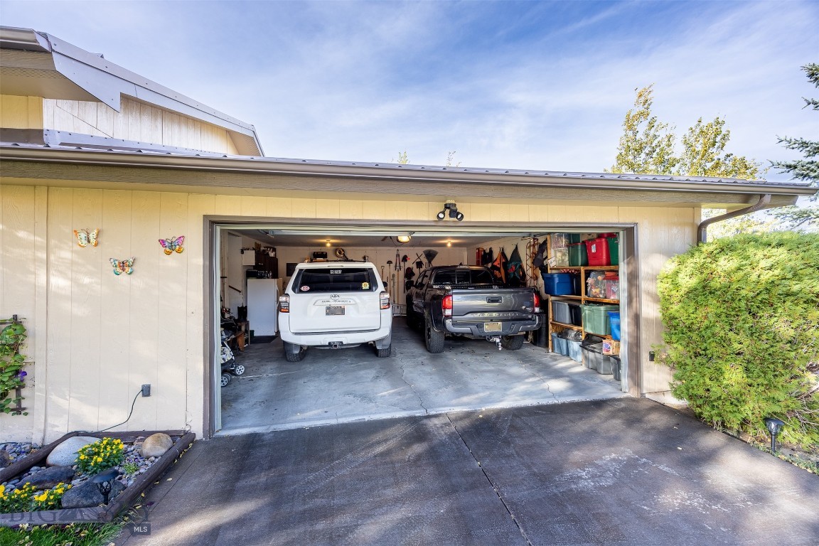 34 Mammoth Property Photo 42